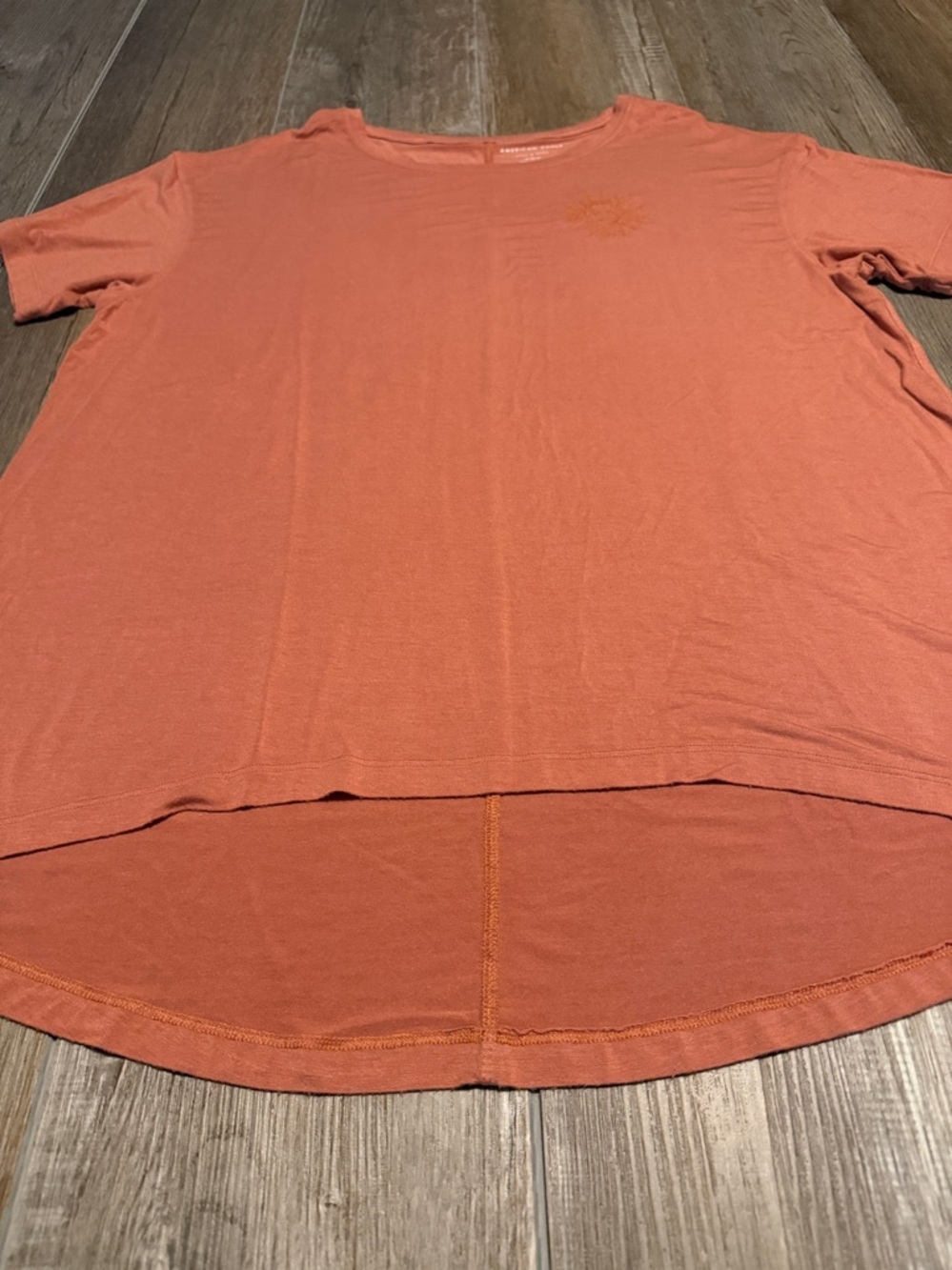 American Eagle Outfitters Soft & Sexy Coral Crewneck Tee - Picture 6 of 7